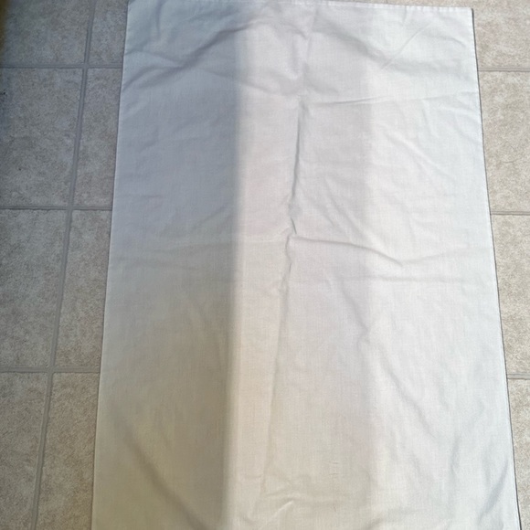 VTG set of 2 Orange crochet edge pillowcases. No stains or tears. - Picture 4 of 7